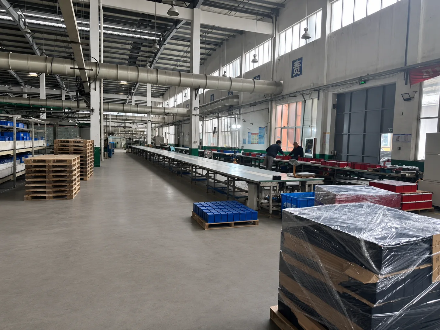 Strongna battery production and packaging workshop